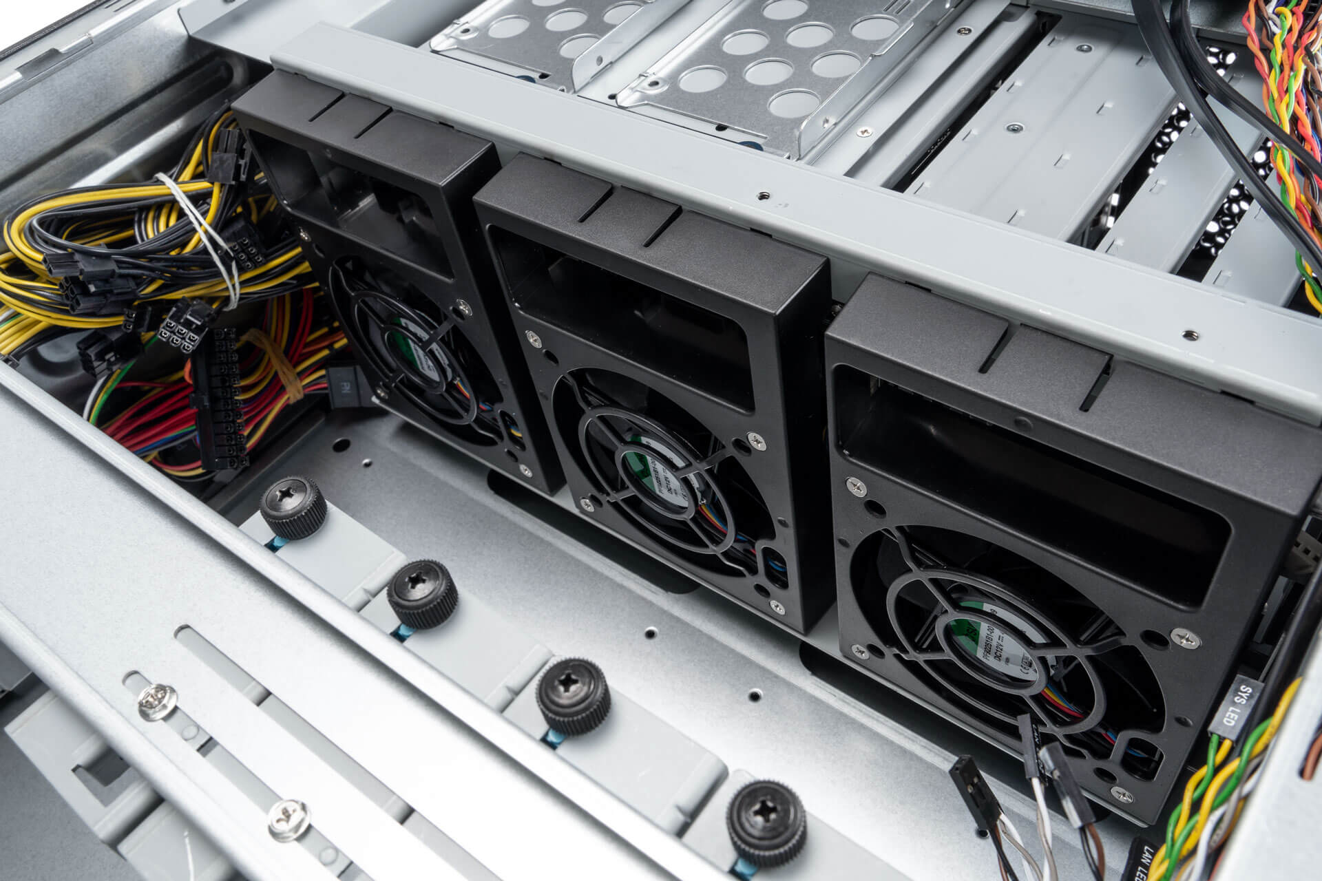 IW-PLG Tower - server system assembly